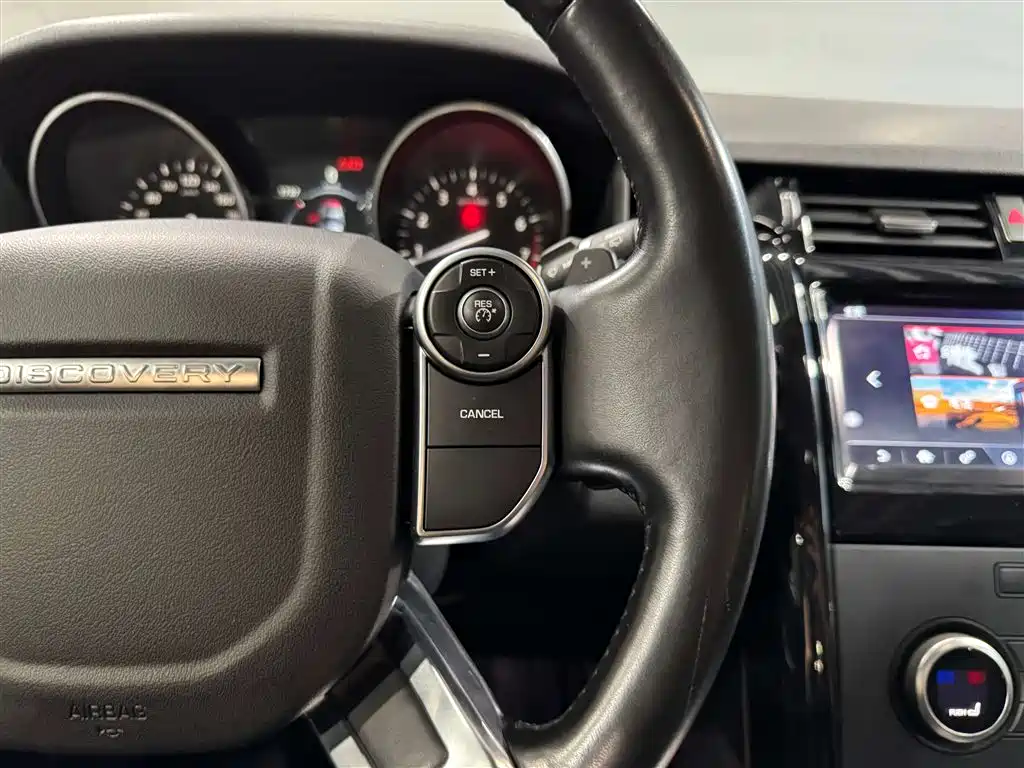 Land Rover Discovery 2018 3.0 SC V6 SE