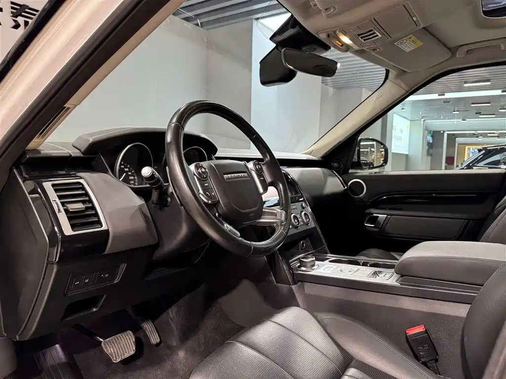 Land Rover Discovery 2018 3.0 SC V6 SE