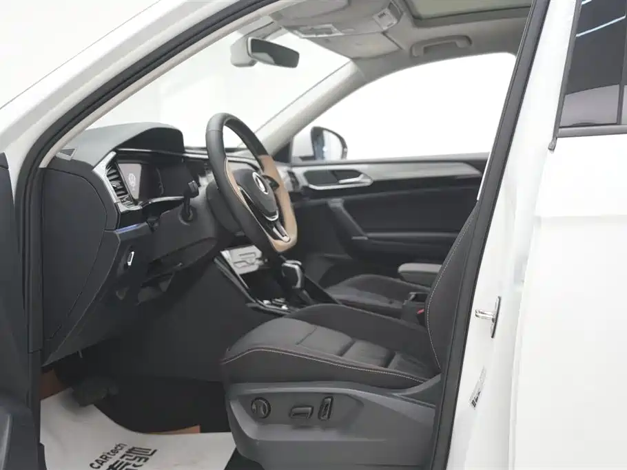 Volkswagen Tayron 2022 model 330TSI 2WD Luxury Smart Connect Edition Plus