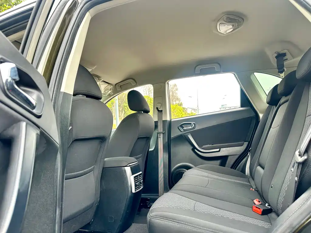 Trumpchi GS5 2014 2.0L Manual FWD Anniversary Edition