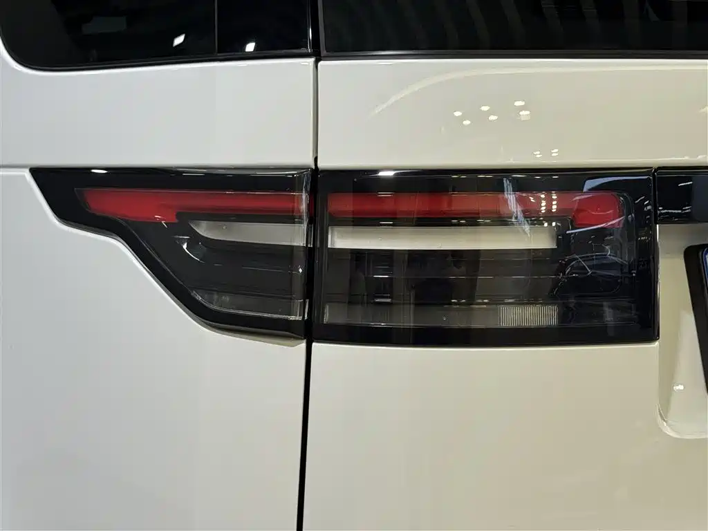 Land Rover Discovery 2018 3.0 SC V6 SE