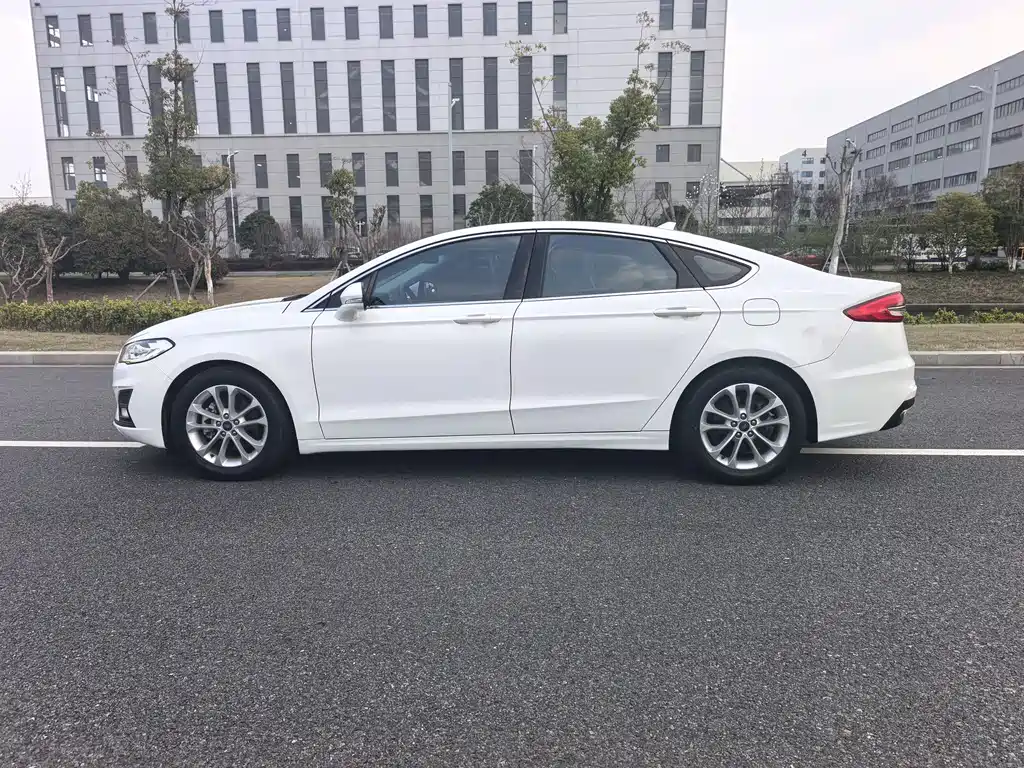 Ford Mondeo 2020 EcoBoost 180 Fashion