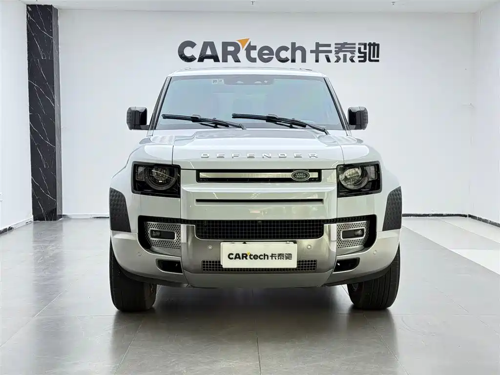 Land Rover Defender 2022 90 2.0T P300