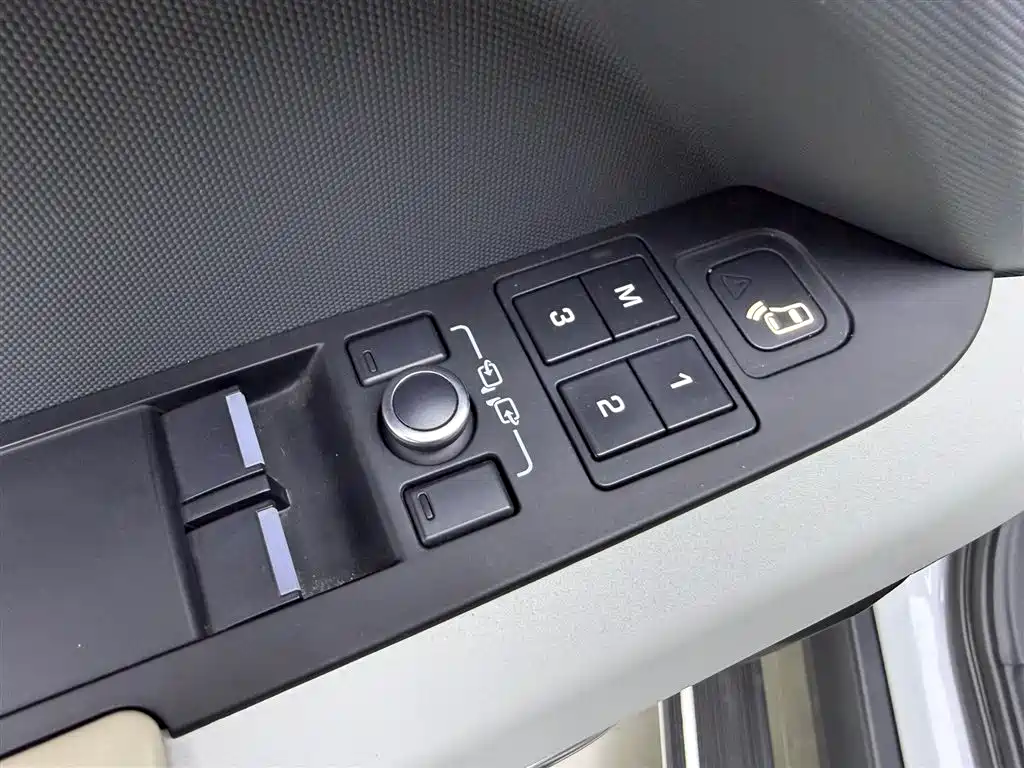 Land Rover Defender 2022 90 2.0T P300