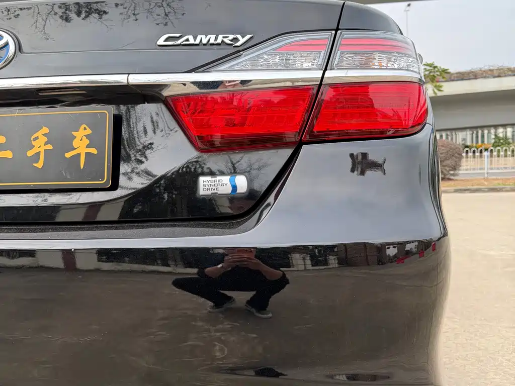 Toyota Camry 2016 2.5G 10th Anniversary Luxury Navigation Edition