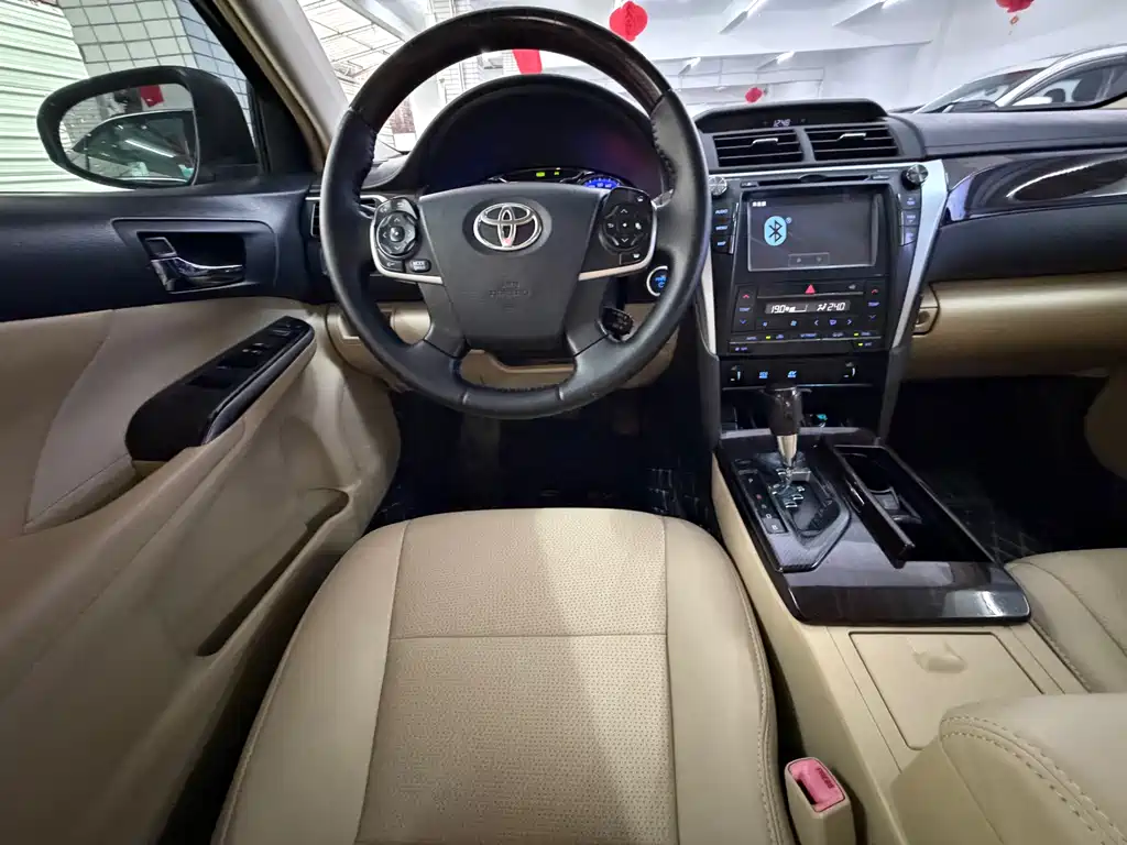 Toyota Camry 2016 2.5G 10th Anniversary Luxury Navigation Edition