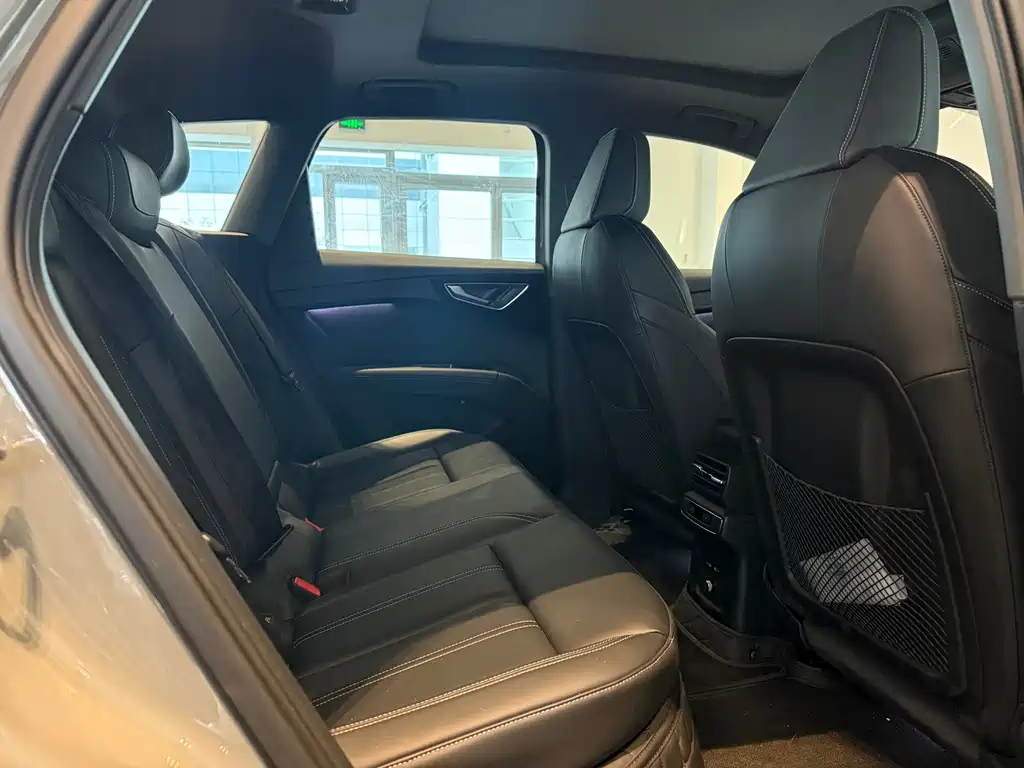 Audi Q4 e-tron 2024 40 e-tron Launch Edition - фото 9