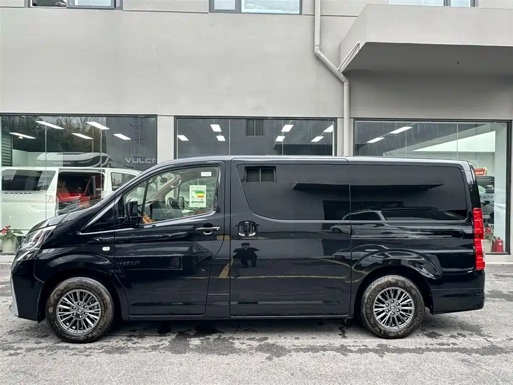 Toyota Hiace 2025 3.5L Automatic