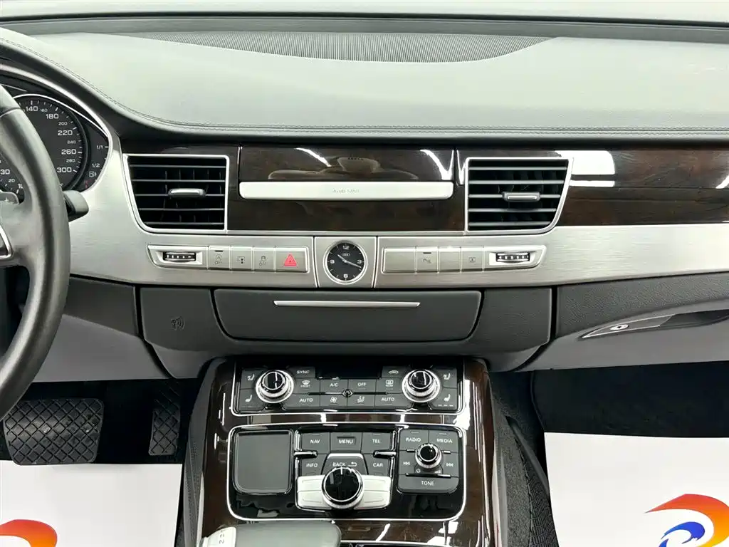 Audi A8L 2014 45 TFSI quattro Luxury Edition