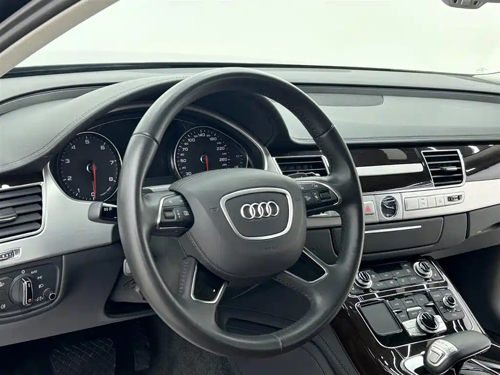Audi A8L 2014 45 TFSI quattro Luxury Edition