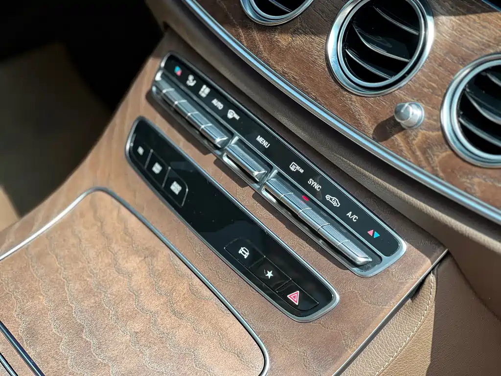 Mercedes-Benz E-Class 2023 E 260 L