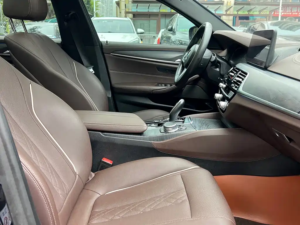 BMW 5 Series PHEV 2021 535Le M Sport Package - фото 7