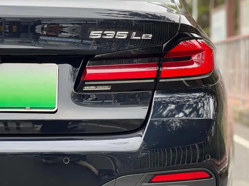 BMW 5 Series PHEV 2021 535Le M Sport Package - фото 20