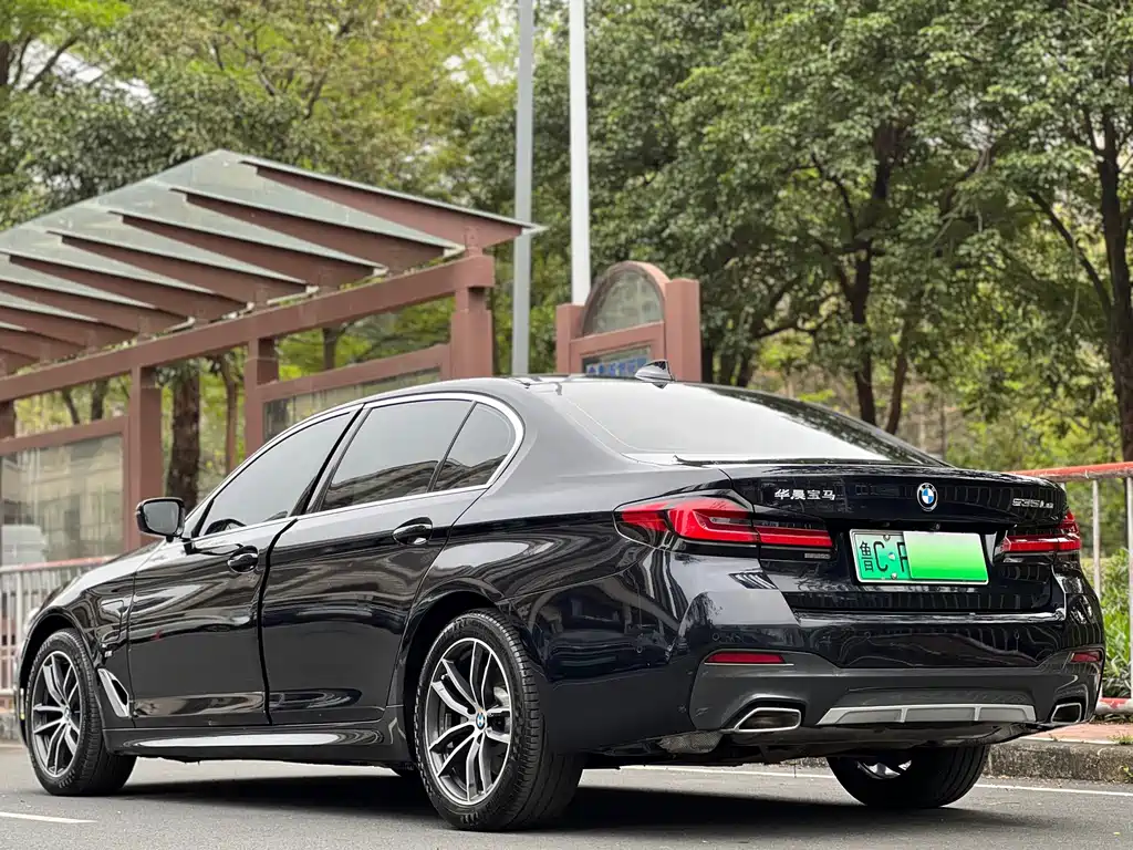 BMW 5 Series PHEV 2021 535Le M Sport Package - фото 22
