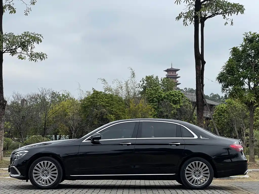 Mercedes-Benz E-Class 2022 Facelift E 300 L Fashion Edition