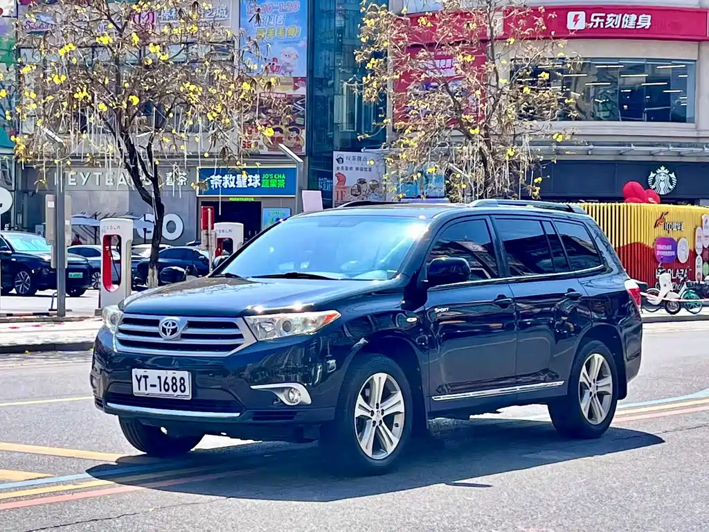 Toyota Highlander 2012 2.7L FWD 7-Seater Luxury Edition
