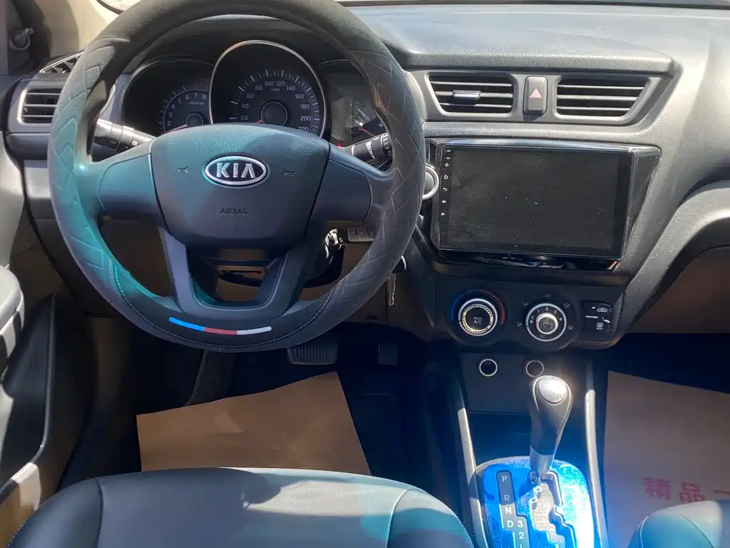 Kia K2 2011 Sedan 1.4L AT GLS