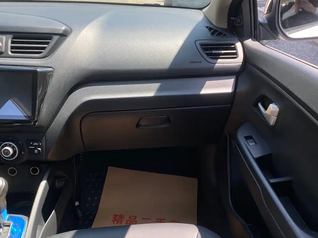 Kia K2 2011 Sedan 1.4L AT GLS
