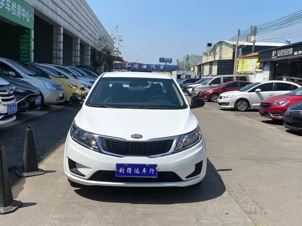 Kia K2 2011 Sedan 1.4L AT GLS