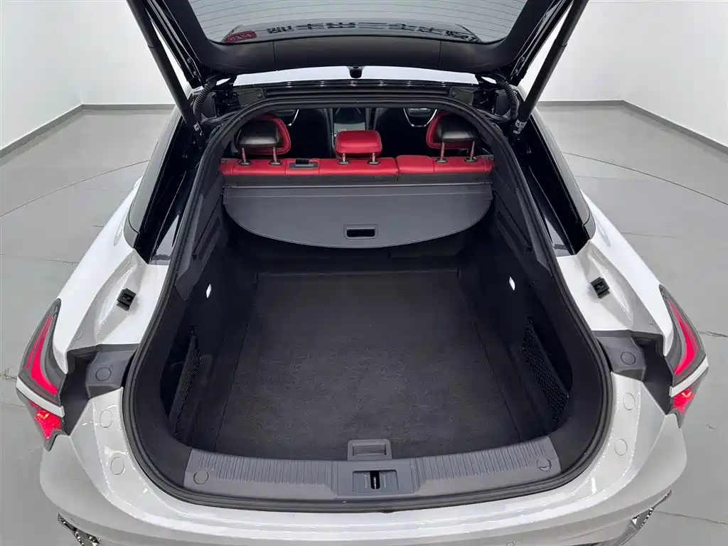 Hongqi H6 2025 2.0T Zhi Shang Edition