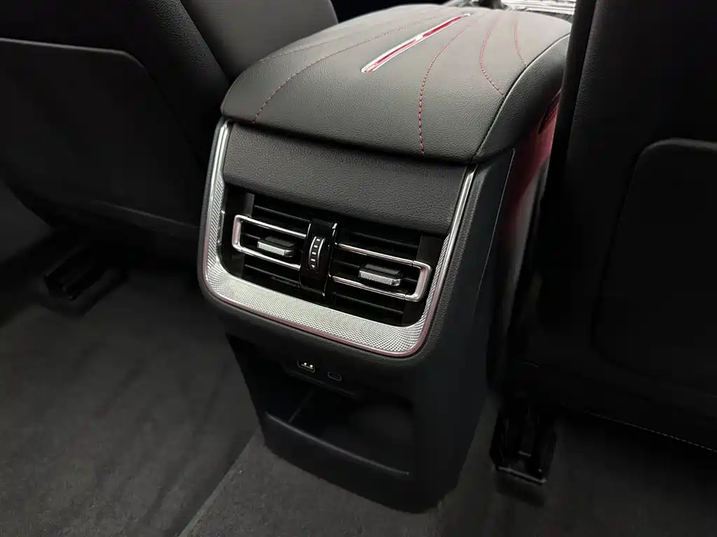Hongqi H6 2025 2.0T Zhi Shang Edition