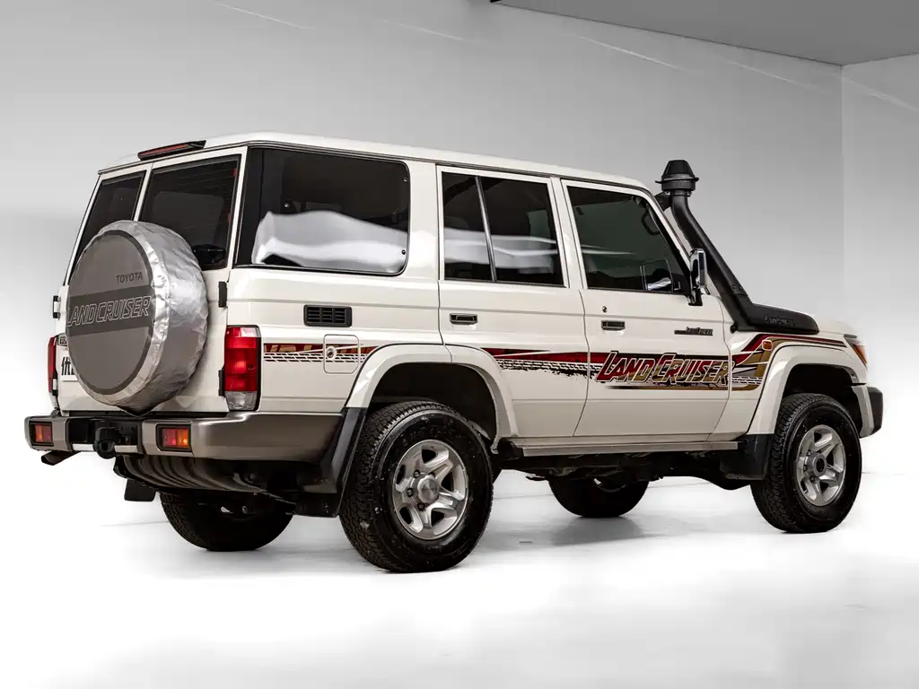 Land Cruiser LC76 2022 4.0L Manual