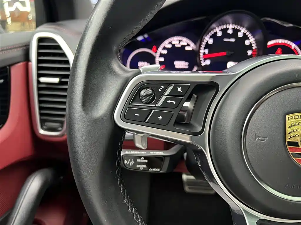 Porsche Cayenne 2022 Platinum Edition