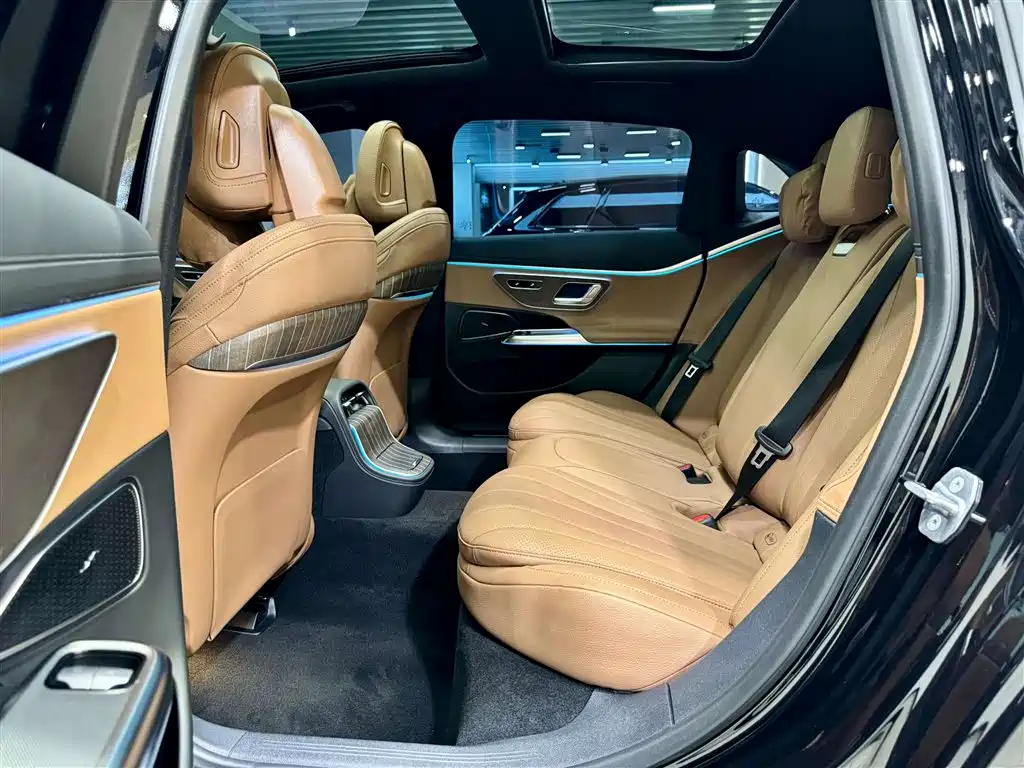Mercedes-Benz E-Class NEV 2024 E 350 e L Plug-in Hybrid Sedan