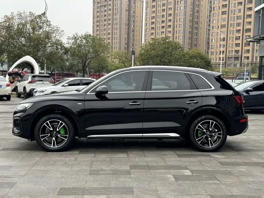 Audi Q5L 2022 40 TFSI Fashion Dynamic Trim