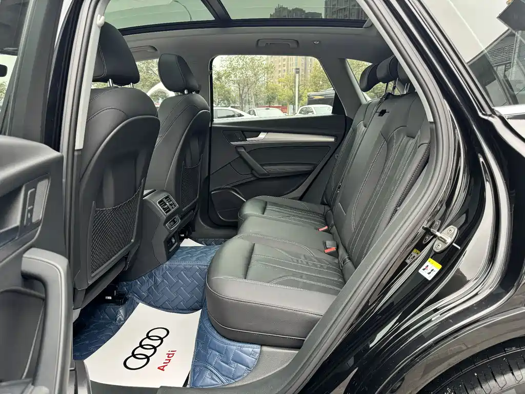 Audi Q5L 2022 40 TFSI Fashion Dynamic Trim