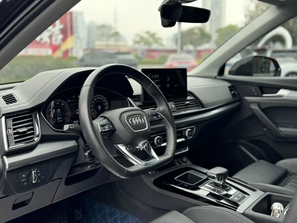 Audi Q5L 2022 40 TFSI Fashion Dynamic Trim