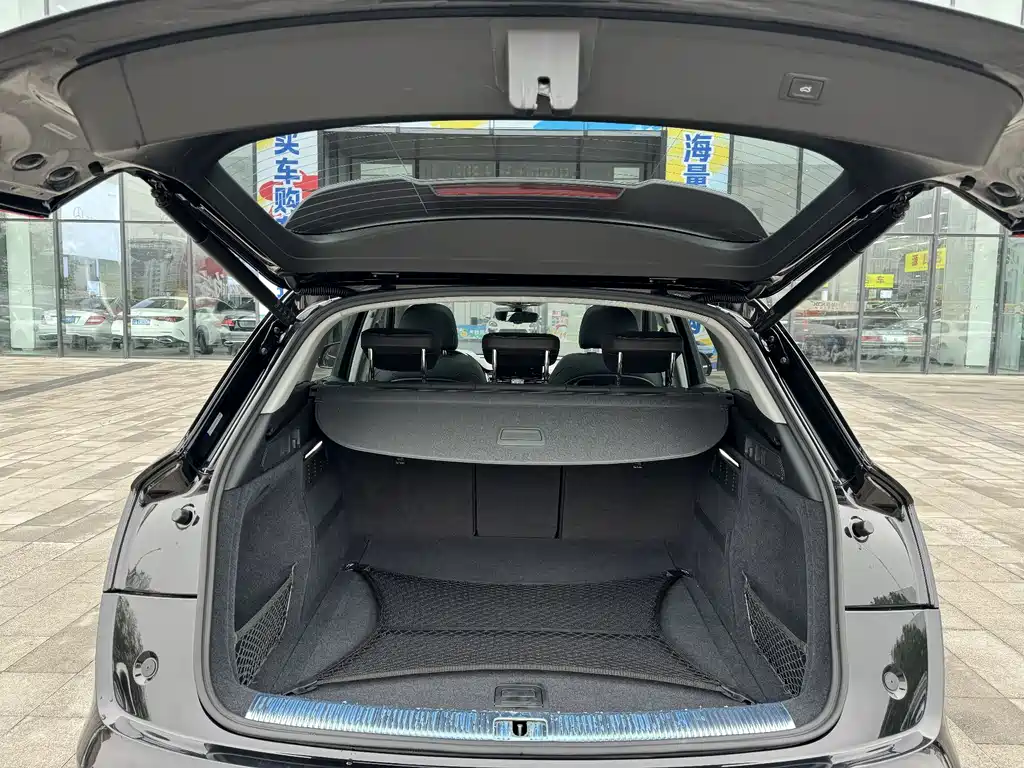 Audi Q5L 2022 40 TFSI Fashion Dynamic Trim
