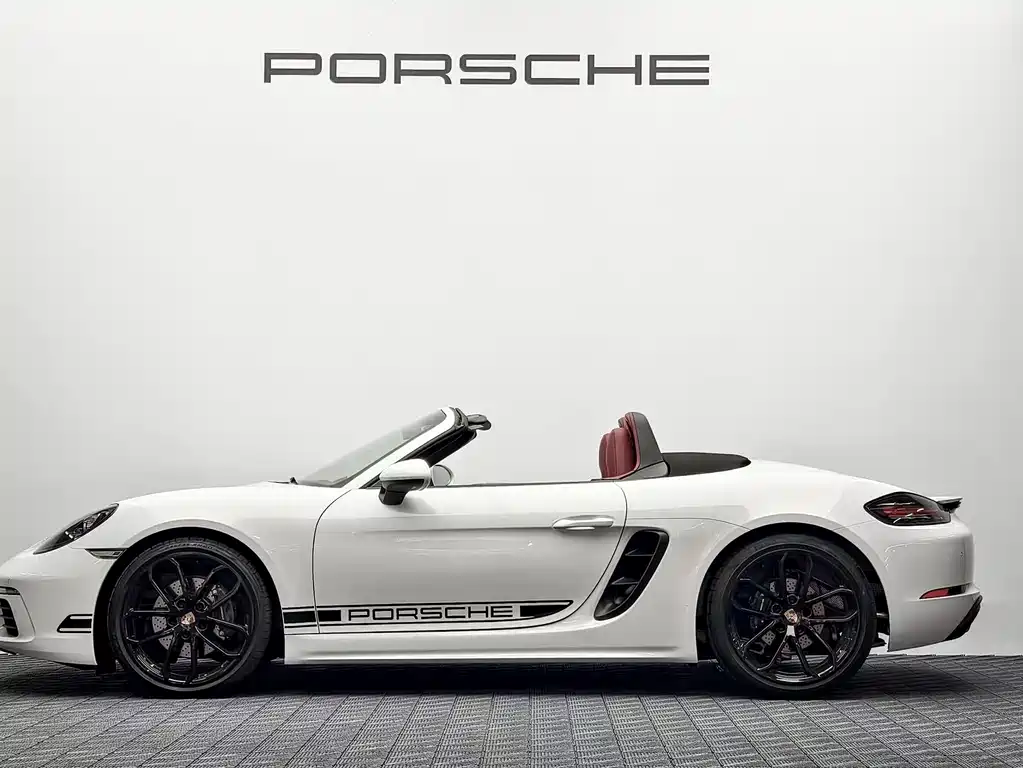 Porsche 718 Boxster 2.0T (2025)