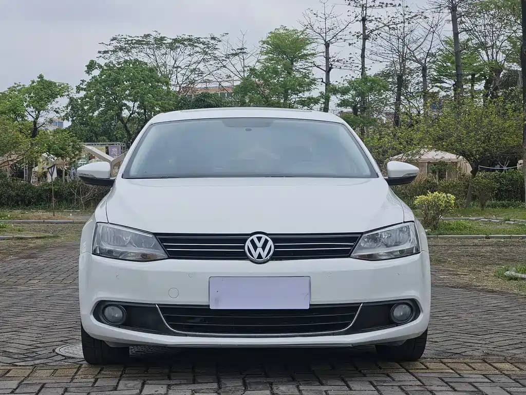 Volkswagen Sagitar 2012 1.4TSI Automatic Luxury Edition