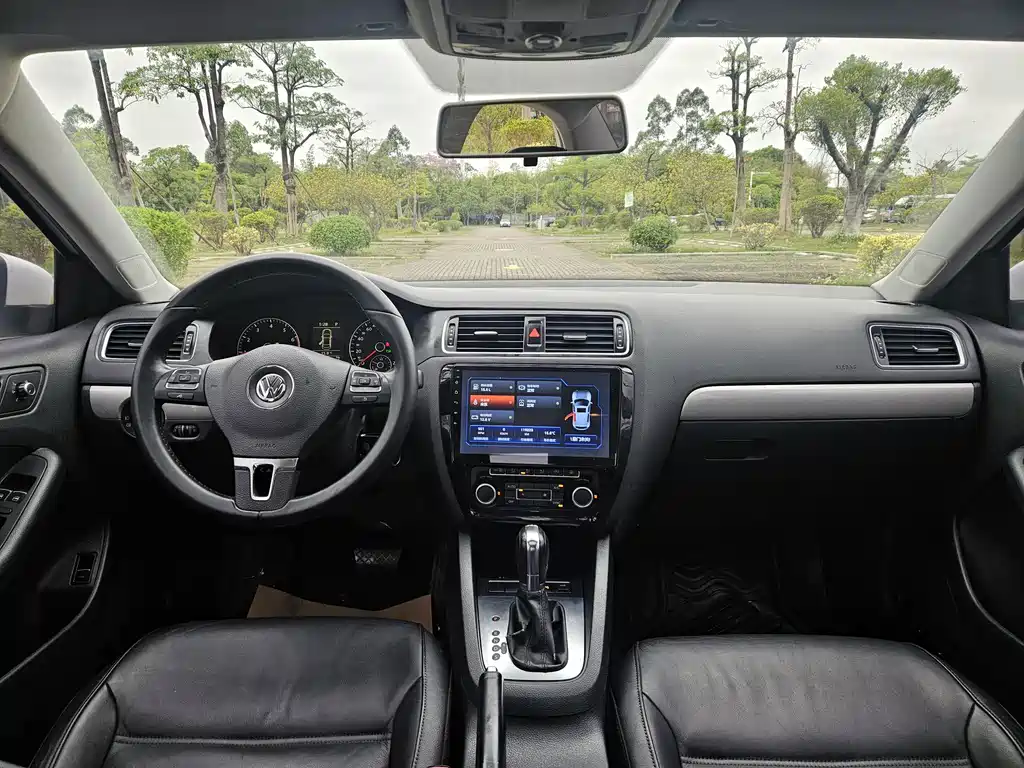 Volkswagen Sagitar 2012 1.4TSI Automatic Luxury Edition