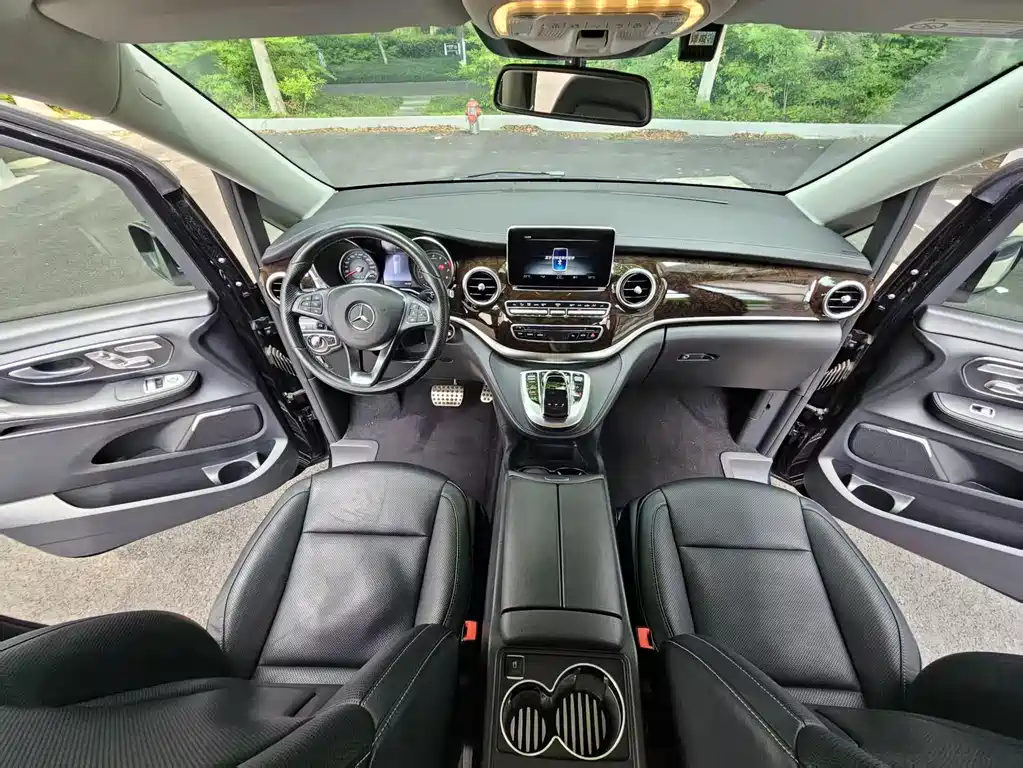 Mercedes-Benz V-Class 2018 V 260 Exclusive Edition China VI