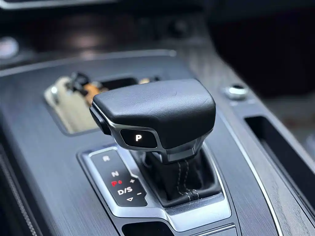 Audi Q5L 2021 45 TFSI Luxury Elegant