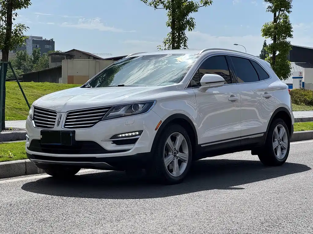 Lincoln MKC 2014 model 2.0T FWD Premium Edition