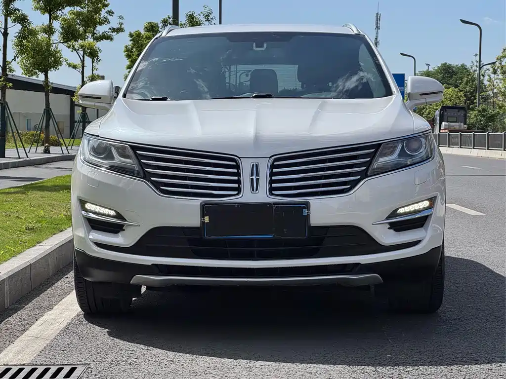 Lincoln MKC 2014 model 2.0T FWD Premium Edition
