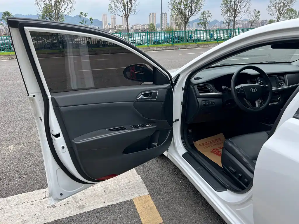 Hyundai Mistra 2017 1.6T Auto Intelligent GLS China V