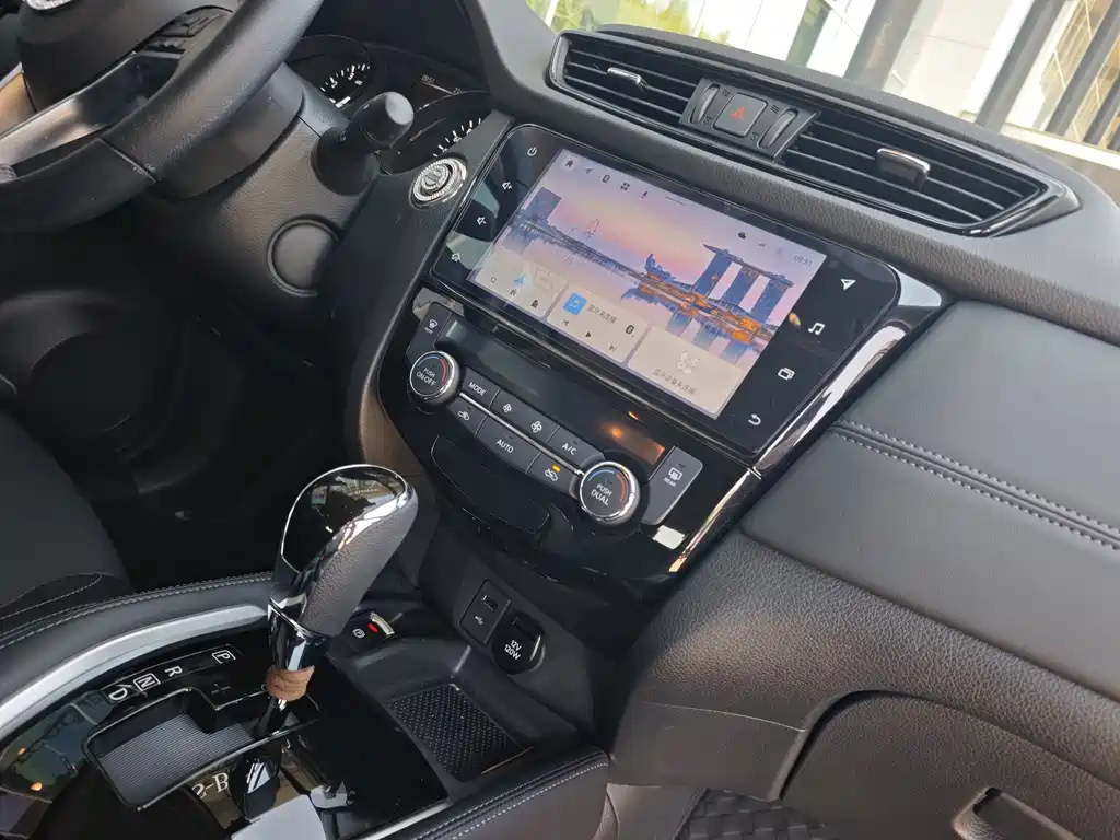 Nissan X-Trail 2023 Classic 2.0L 2WD Smart Connect Premium Edition
