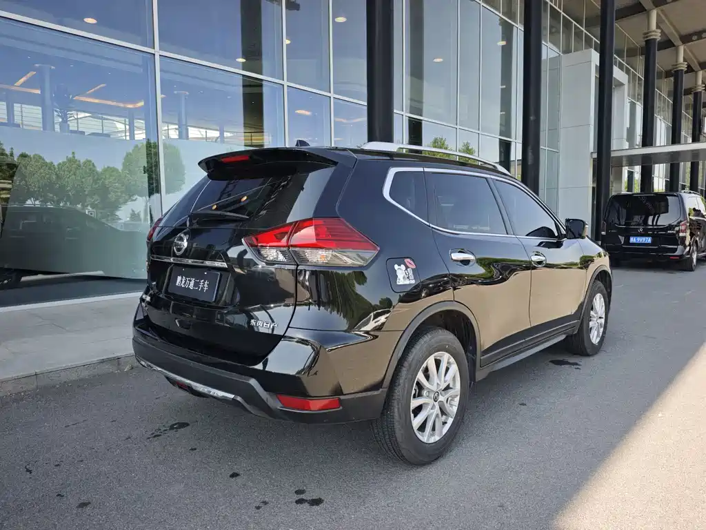 Nissan X-Trail 2023 Classic 2.0L 2WD Smart Connect Premium Edition