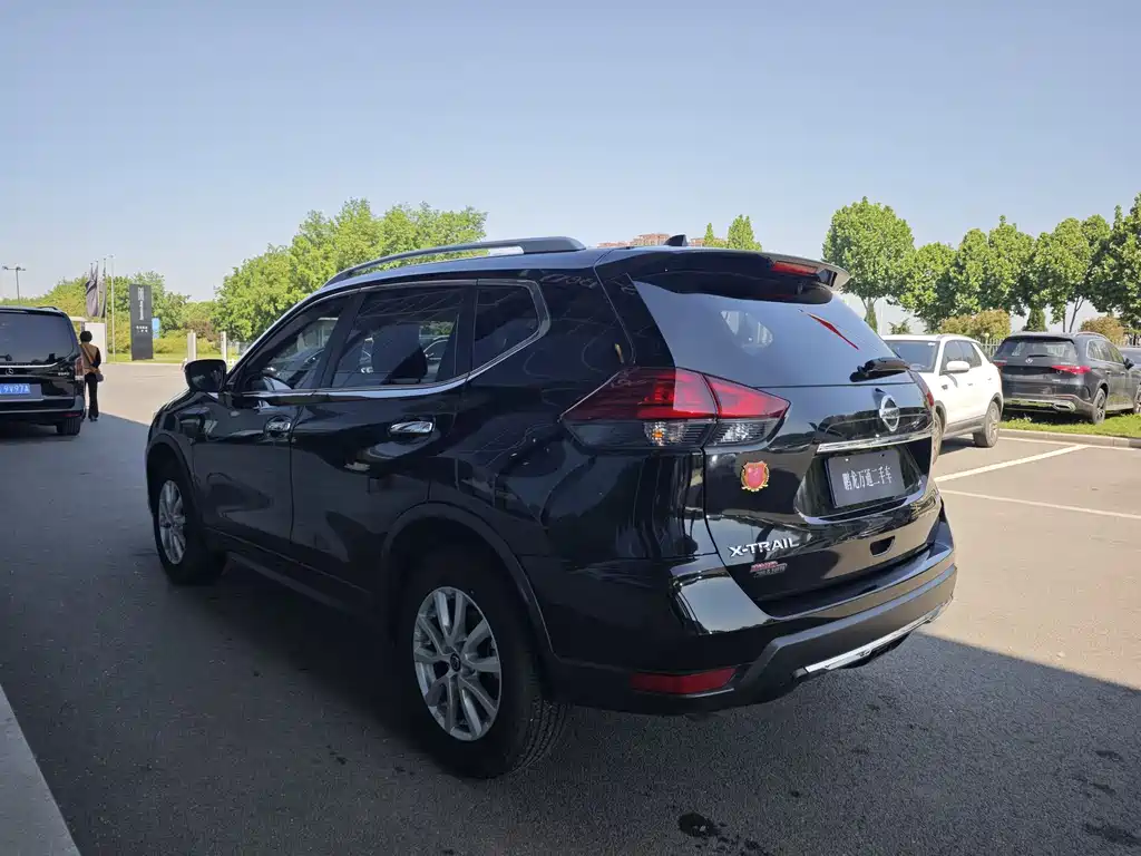 Nissan X-Trail 2023 Classic 2.0L 2WD Smart Connect Premium Edition