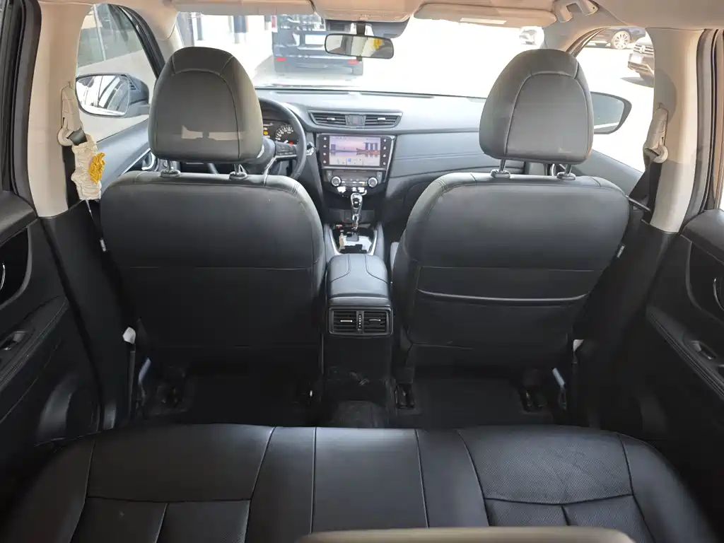 Nissan X-Trail 2023 Classic 2.0L 2WD Smart Connect Premium Edition