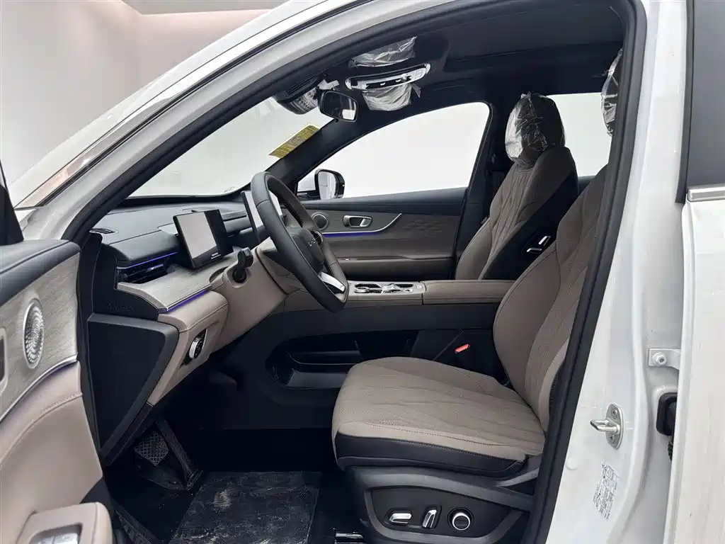 Chery Tiggo 8 PLUS 2025 290TGDI DCT Momentum Edition