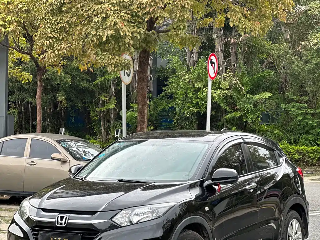 Honda Vezel 2015 1.5L CVT 2WD Comfort