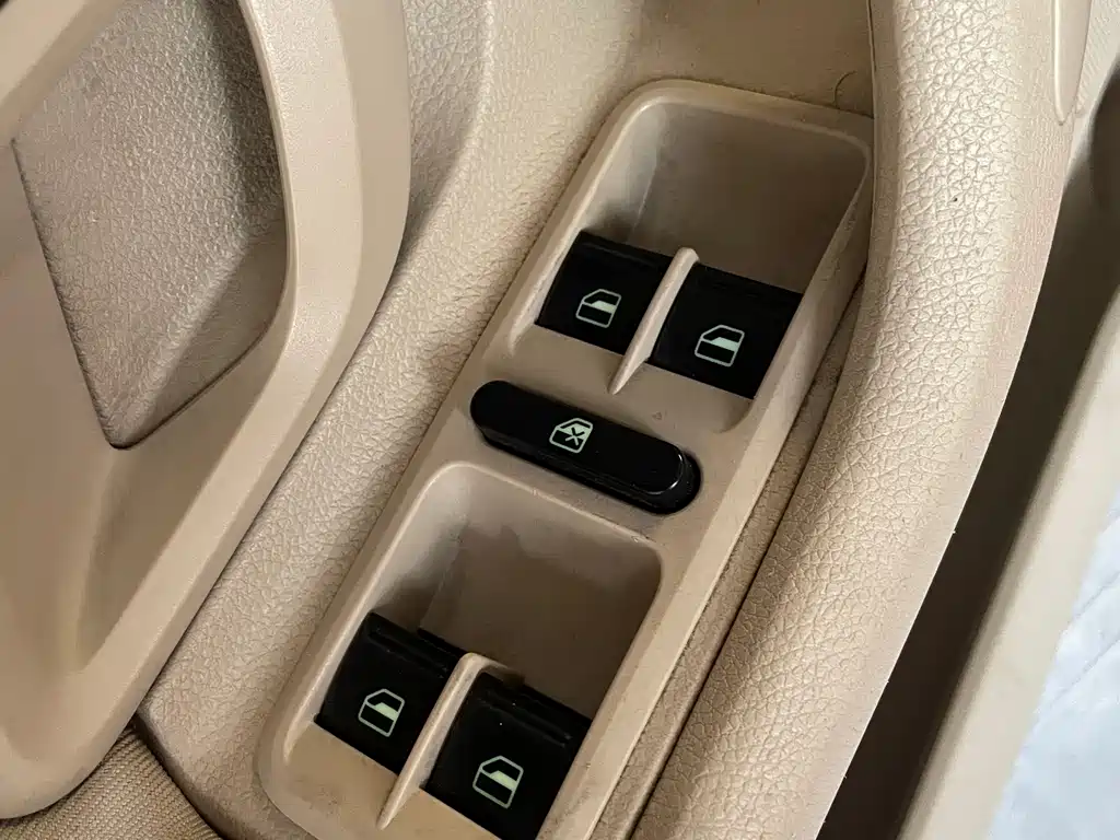 Skoda Fabia 2011 1.4L Automatic Jingling Edition