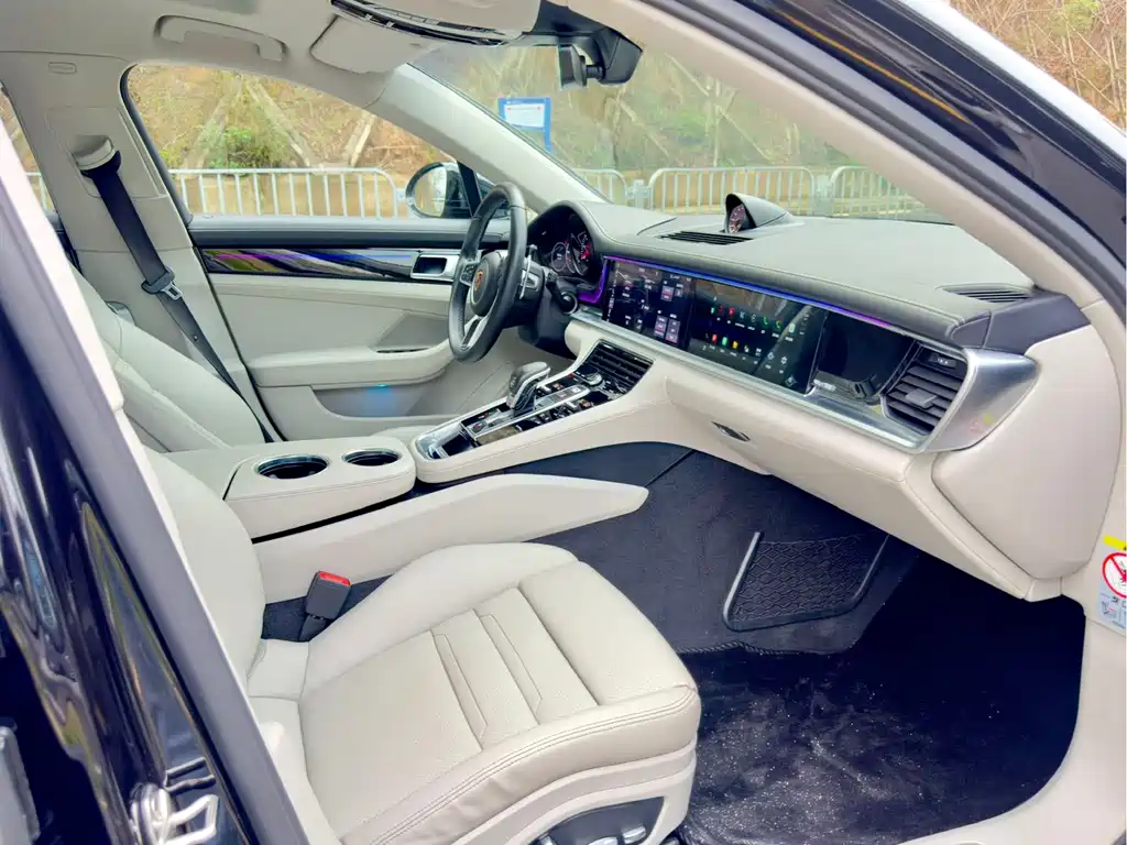 2017 Porsche Panamera Executive LWB 3.0T