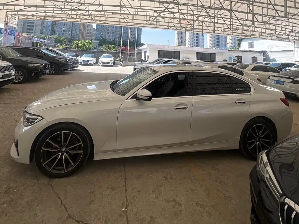 BMW 3 Series 2020 325Li First Edition