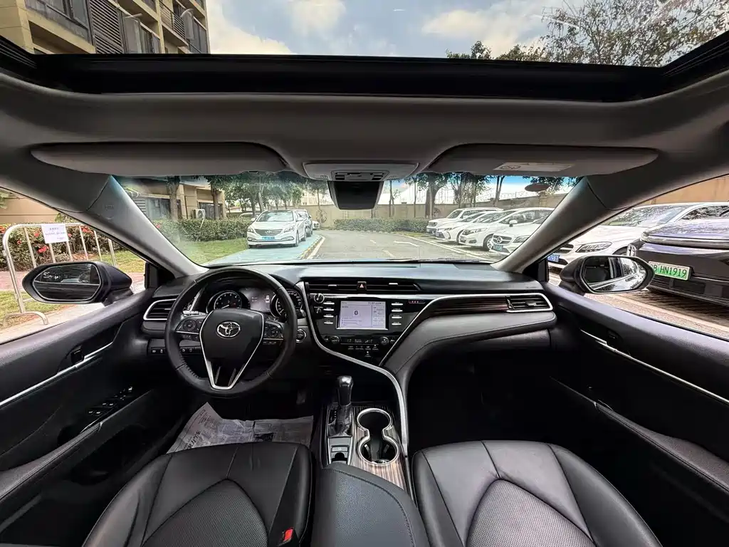 Toyota Camry 2018 2.0G Luxury Edition